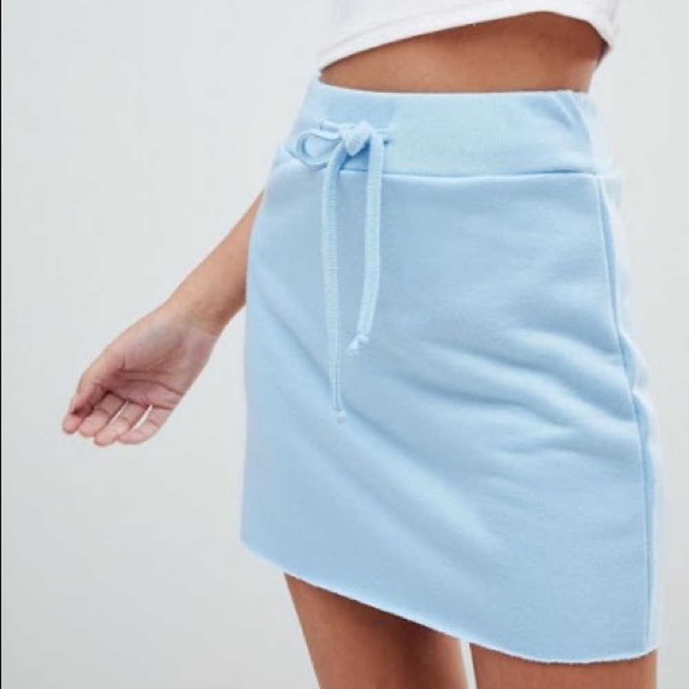 Boo Hoo blue mini skirt